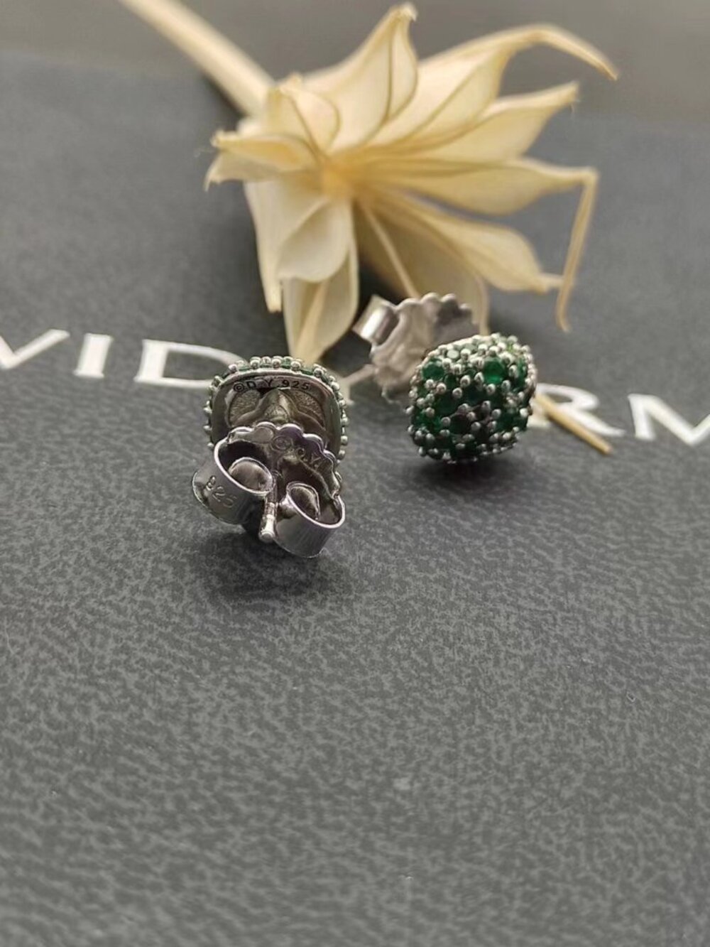 David Yurman earrings - Picture 7 of 8